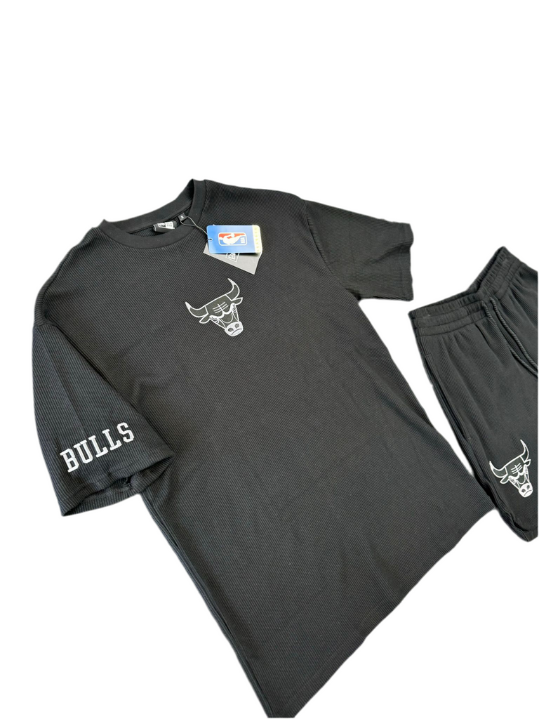 COMPLET NEW ERA CON LOGO TORO CENTRALE