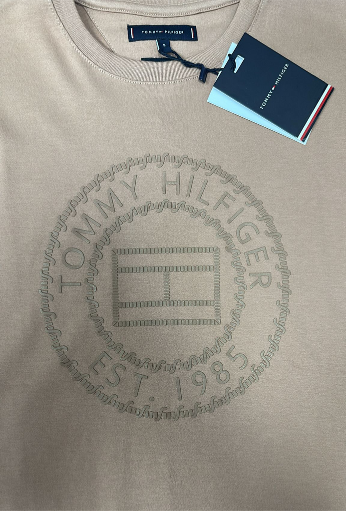 T-SHIRT TOMMY HILFIGER LOGO DI GOMMA CENTRALE A CERCHIO
