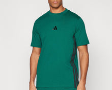 Carica l'immagine nel visualizzatore di Gallery, T-SHIRT ADIDAS UNISEX COTONE CON BANDE LATELARI NERE