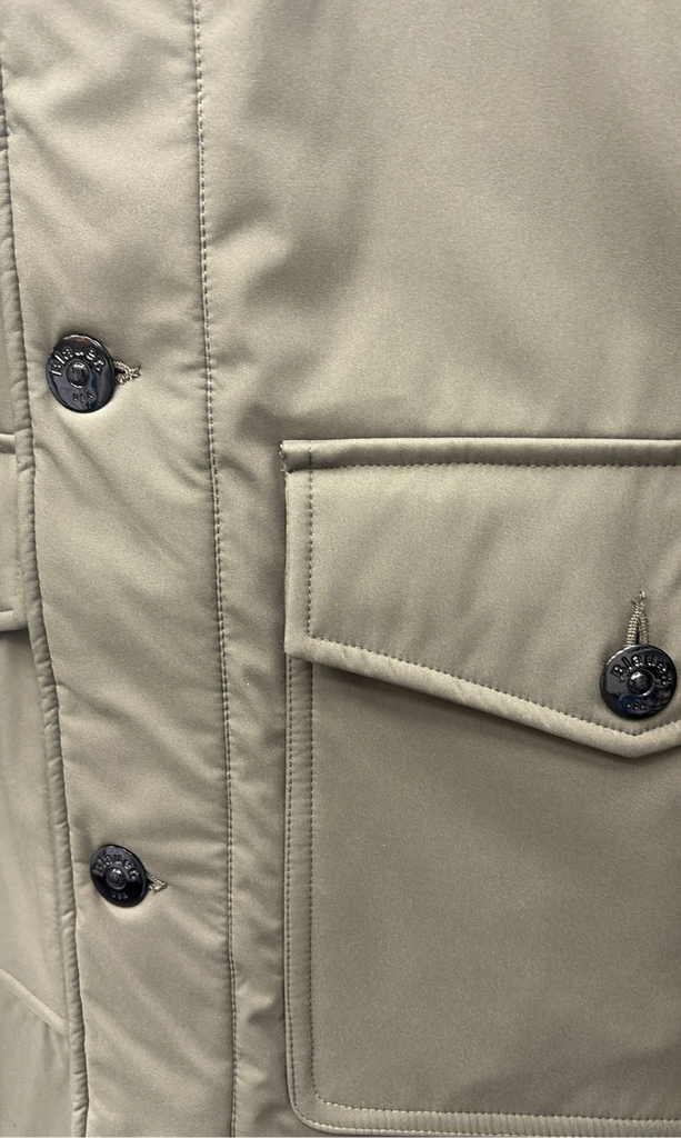 GIUBBINO BLAUER UOMO LUNGO CON CERNIERA E BOTTONI , GIROCOLLO , E LOGO BRACCIO SCRITTA GIALLA