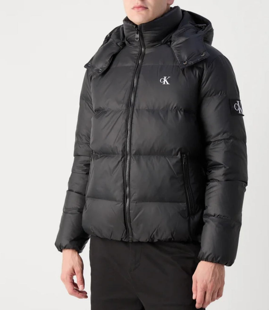 GIUBBINO CALVIN KLEIN UOMO PIUMINO INIZIALI PICCOLE LATO CUORE E TARGHETTA MANICA CUCITA