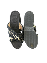 Carica l'immagine nel visualizzatore di Gallery, ZOCCOLO MOU FASCIA