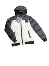 Carica l'immagine nel visualizzatore di Gallery, GIUBBINO MAISON 9 PARIS UOMO PIUMINO BIANCO-NERO CON TARGHETTA LATO CUORE E RETRO