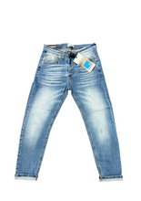 Carica l'immagine nel visualizzatore di Gallery, JEANS CIANOTIC UOMO NEW FIT BASIC CON BOTTONI