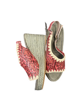 Carica l'immagine nel visualizzatore di Gallery, ZEPPA MOU CON CINGHIA