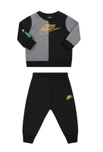 Carica l'immagine nel visualizzatore di Gallery, TUTA COMPLETA NIKE META NERA META GRIGIA SCRITTA CENTRALE ORO