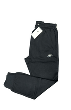 Carica l'immagine nel visualizzatore di Gallery, TUTA COMPLETA NIKE UNISEX  FELPATA CON CAPPUCCIO, ZIP E BAFFO  GRIGIO LATO CUORE