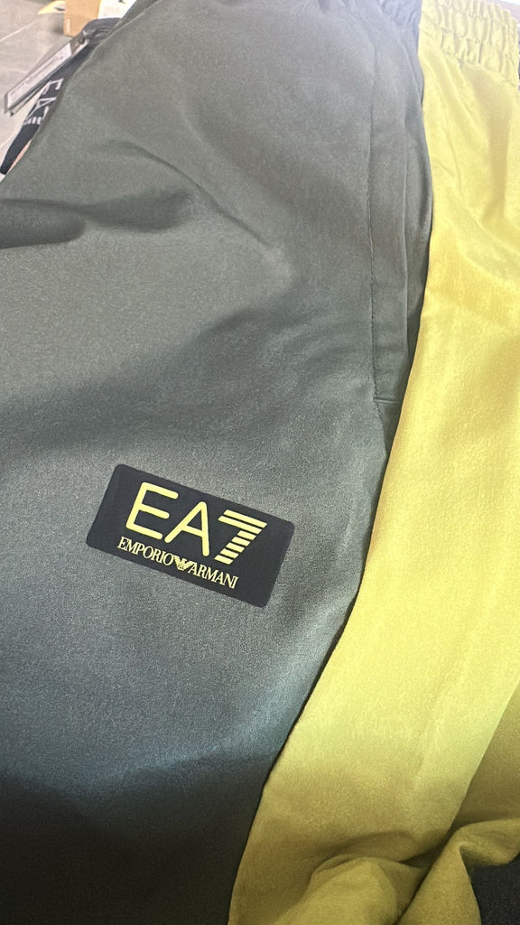 TUTA COMPLETA ARMANI UOMO  LEGGERA CON CAPPUCCIO LOGO LATO CUORE