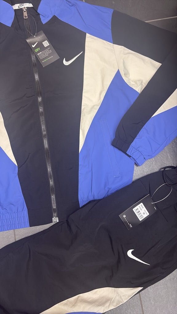 TUTA COMPLETA NIKE SENZA CAPPUCCIO