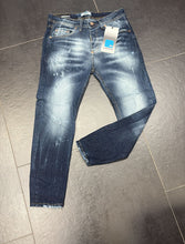 Carica l'immagine nel visualizzatore di Gallery, JEANS CIANOTIC FIT DQ6 BLUE CON BOTTONI