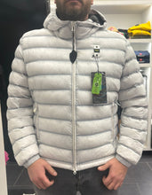 Carica l'immagine nel visualizzatore di Gallery, GIUBBINO BLAUER PIUMINO CON STRISCIA DIRITTA GRIGIA