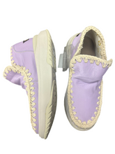 Carica l&#39;immagine nel visualizzatore di Gallery, STIVALETTO BASSO MOU PELLE