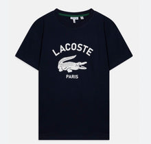 Carica l'immagine nel visualizzatore di Gallery, T-SHIRT LACOSTE CON LOGO CENTRALE E SCRITA CURVA