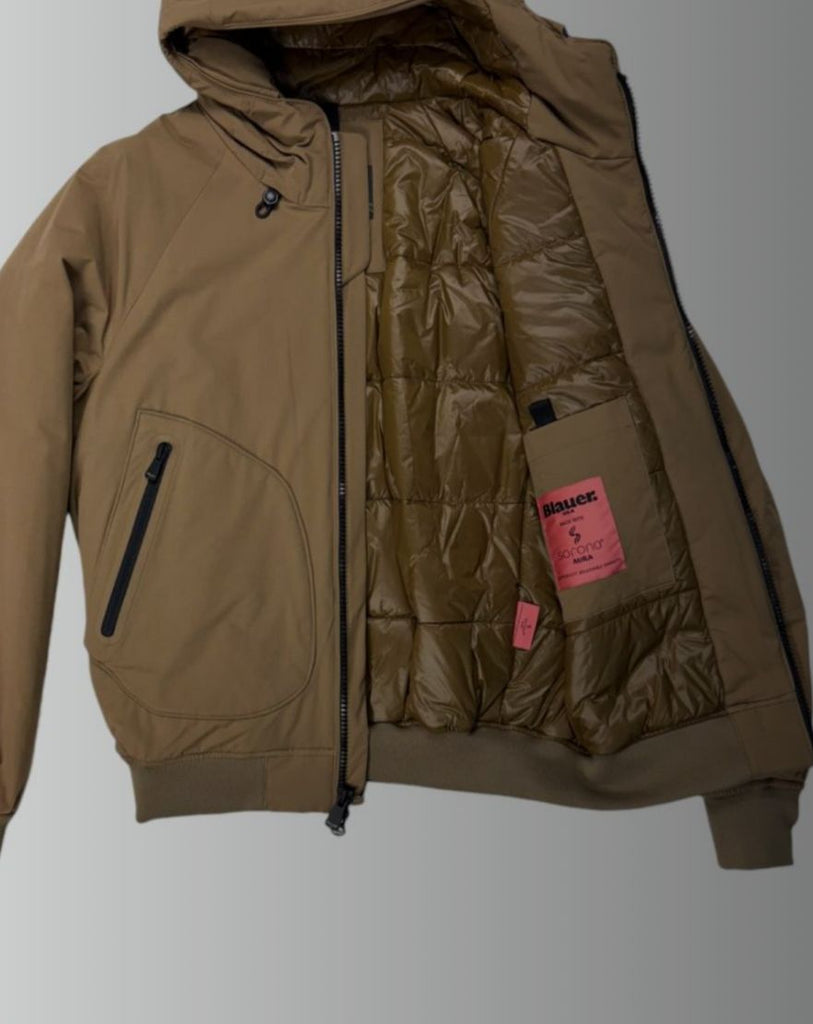 GIUBBINO BLAUER UOMO PIUMINO LISCIO CON POLSINI , CAPPUCCIO E LOGO BRACCIO VERDE MILITARE