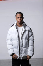 Carica l&#39;immagine nel visualizzatore di Gallery, GIUBBINO BUTNOT UOMO PIUMINO CON SCRITTA LUNGO SCHIENA E CAPPUCCIO