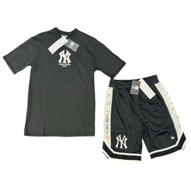 COMPLETO NEW ERA CON LOGO E PANTALONE SBUCATO