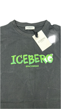 Carica l&#39;immagine nel visualizzatore di Gallery, T-SHIRT ICEBERG CON SCRITTA VERDE CENTRALE STAMPATA