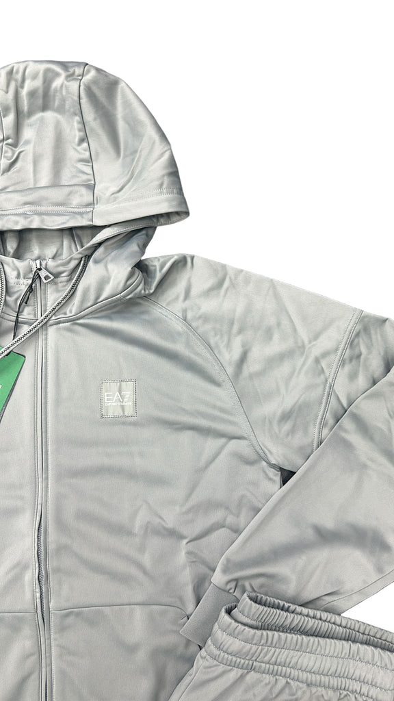 TUTA COMPLETA EA7 UOMO ACETATA CON CAPPUCCIO E LOGO RIQUADRO LATO CUORE