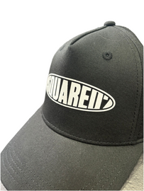 BERRETTO DSQUARED CON LOGO CERCHIATO BIANCO