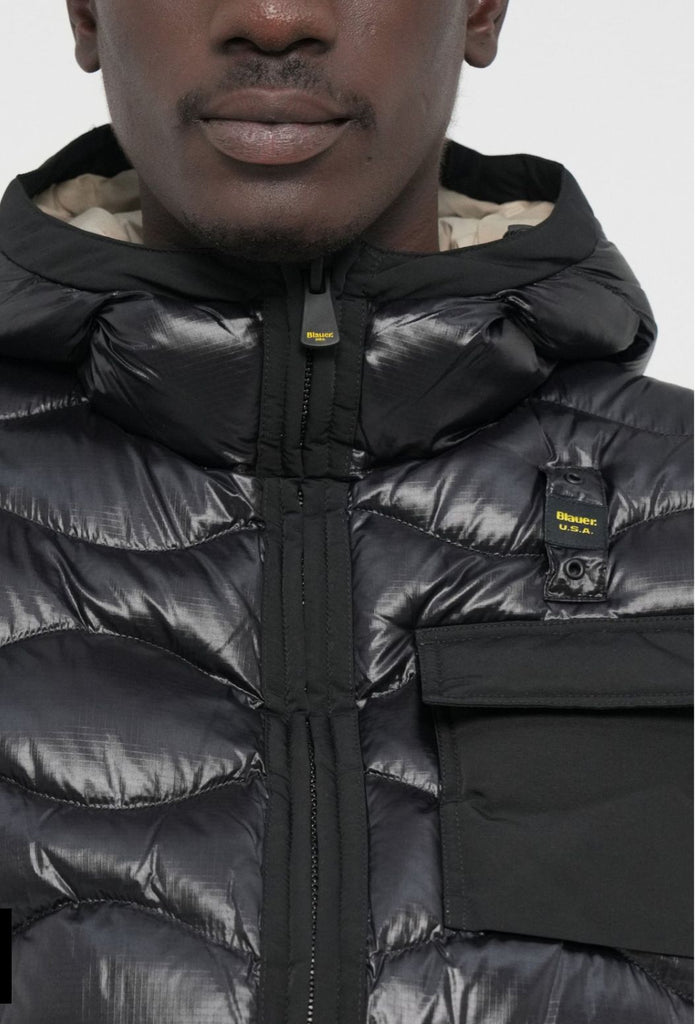 GIUBBINO BLAUER A ONDA CON LOGO NERO E TASCA LATO CUORE