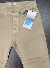 Carica l'immagine nel visualizzatore di Gallery, JEANS CIANOTIC FIT FOX CON BOTTONI