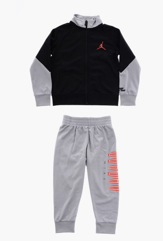 TUTA COMPLETA JORDAN LOGO LATO CUORE ROSSO