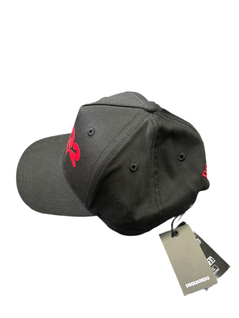 BERRETTO DSQUARED CON INIZIALI LOGO DOPPIA ROSSA