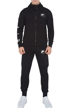 Carica l&#39;immagine nel visualizzatore di Gallery, TUTA COMPLETA NIKE UNISEX FELPATA TARGHETTA LATO CUORE LOGATA E SCRITTA MANICA