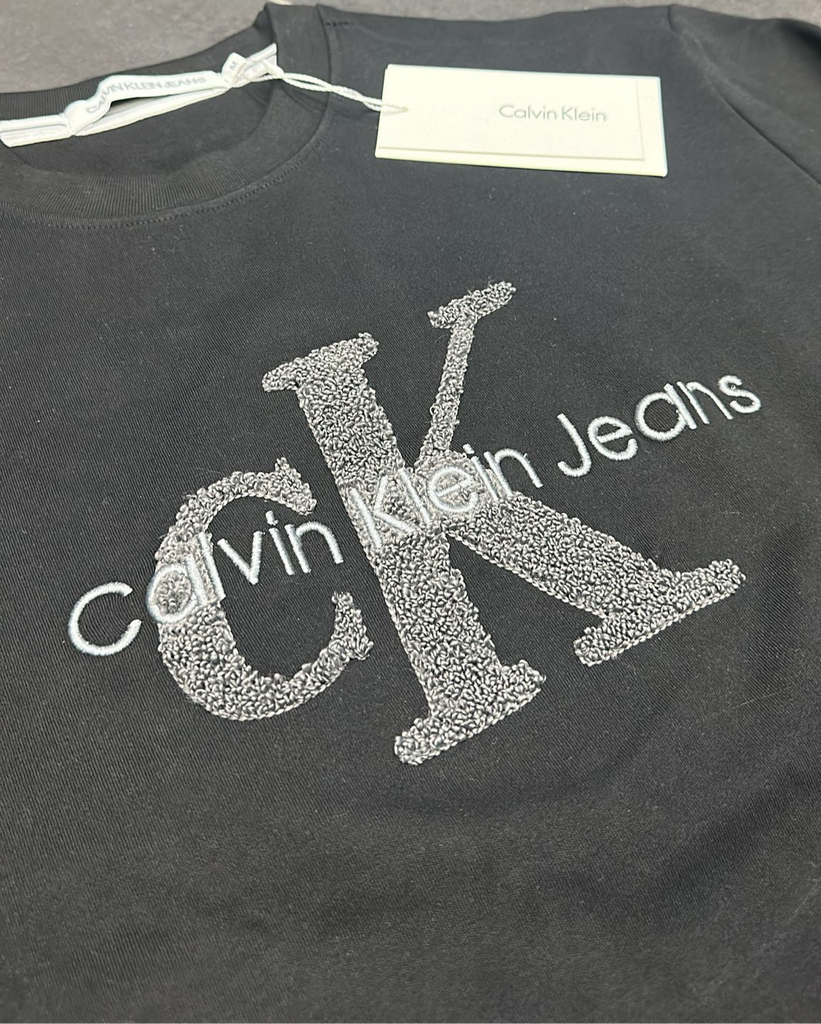 FELPA CALVIN KLEIN GIROCOLLO CON LOGO CENTRALE PELUCHE