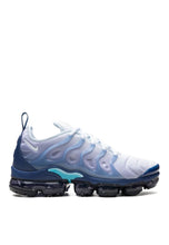 Carica l&#39;immagine nel visualizzatore di Gallery, SCARPA AIR VAPORMAX PLUS BLU BIANCO