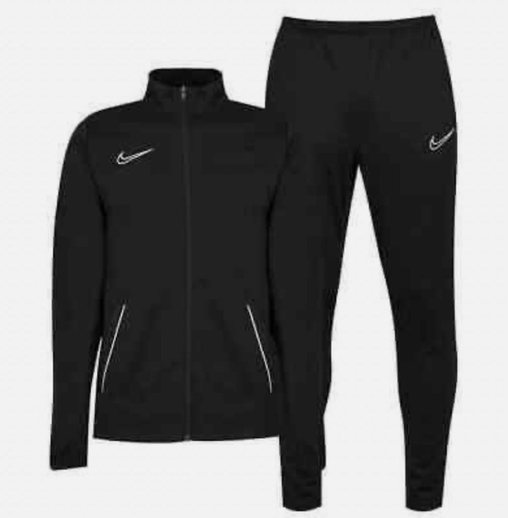 TUTA COMPLETA NIKE CON ZIP E LOGO LATO CUORE