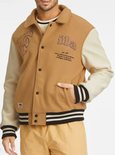 Carica l&#39;immagine nel visualizzatore di Gallery, COLLAGE FILA UOMO LEGGERMENTE IMBOTTITO  CON BOTTONI