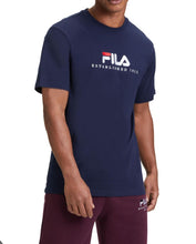 Carica l&#39;immagine nel visualizzatore di Gallery, T-SHIRT FILA UNISEX COTONE CON LOGO CENTRALE CUCITO
