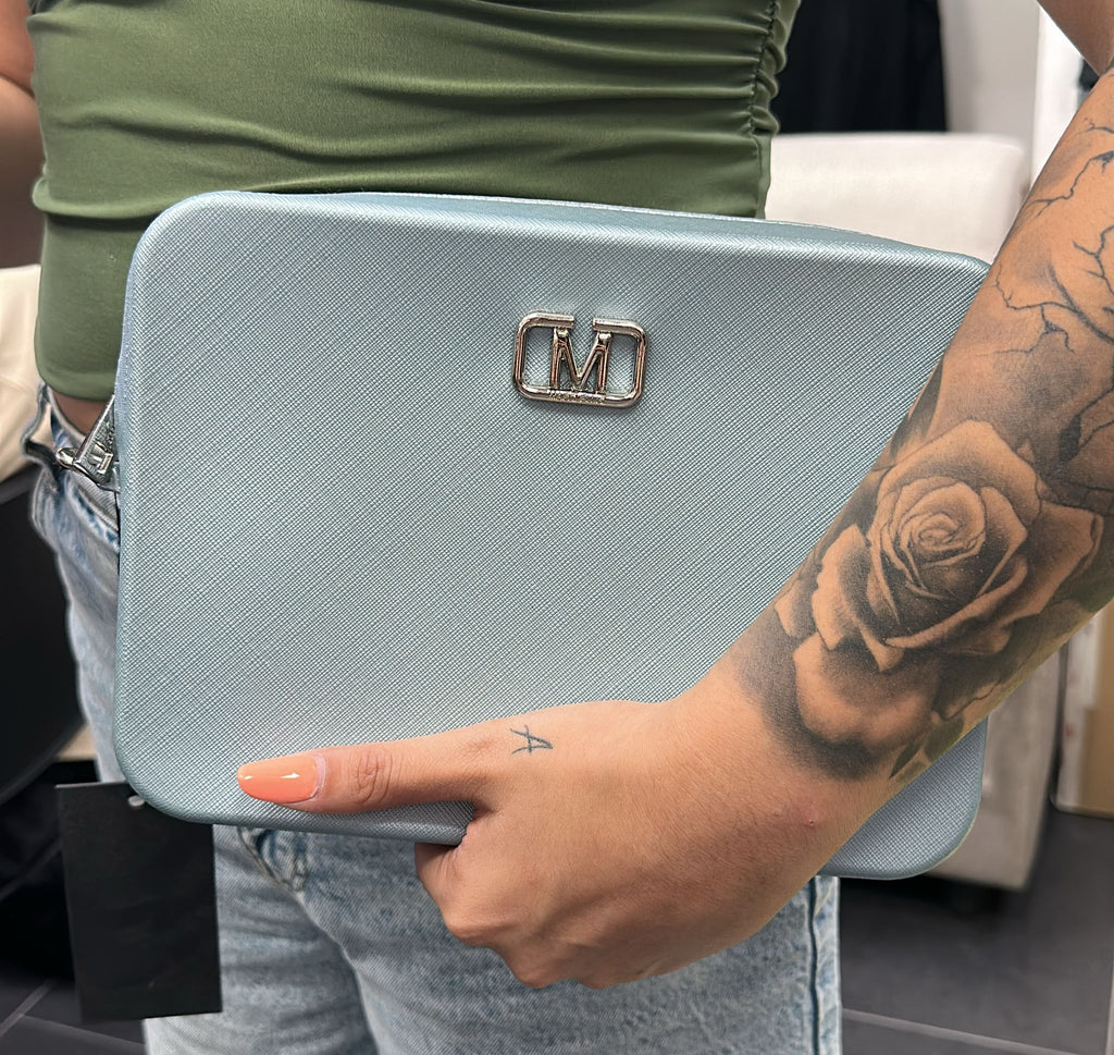 POCHETTE MARC ELLIS GOMMA RUVIDA CON LOGO CENTRALE E TRACOLLA