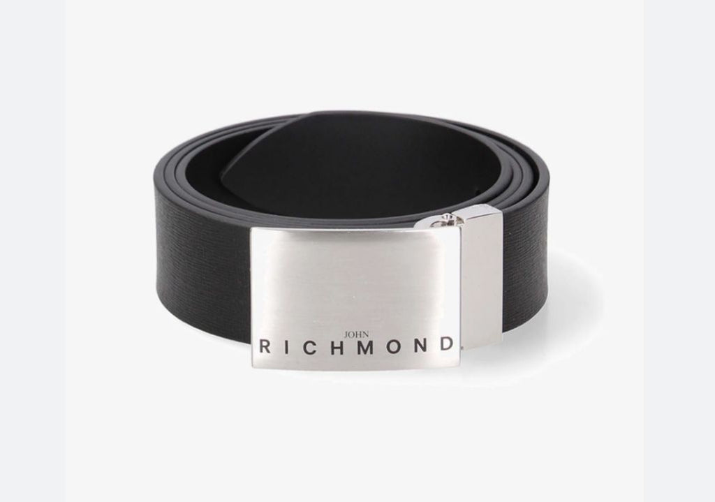 CINTURA RICHMOND CON TARGHETTA ARGENTO CON SCRIITA NERA