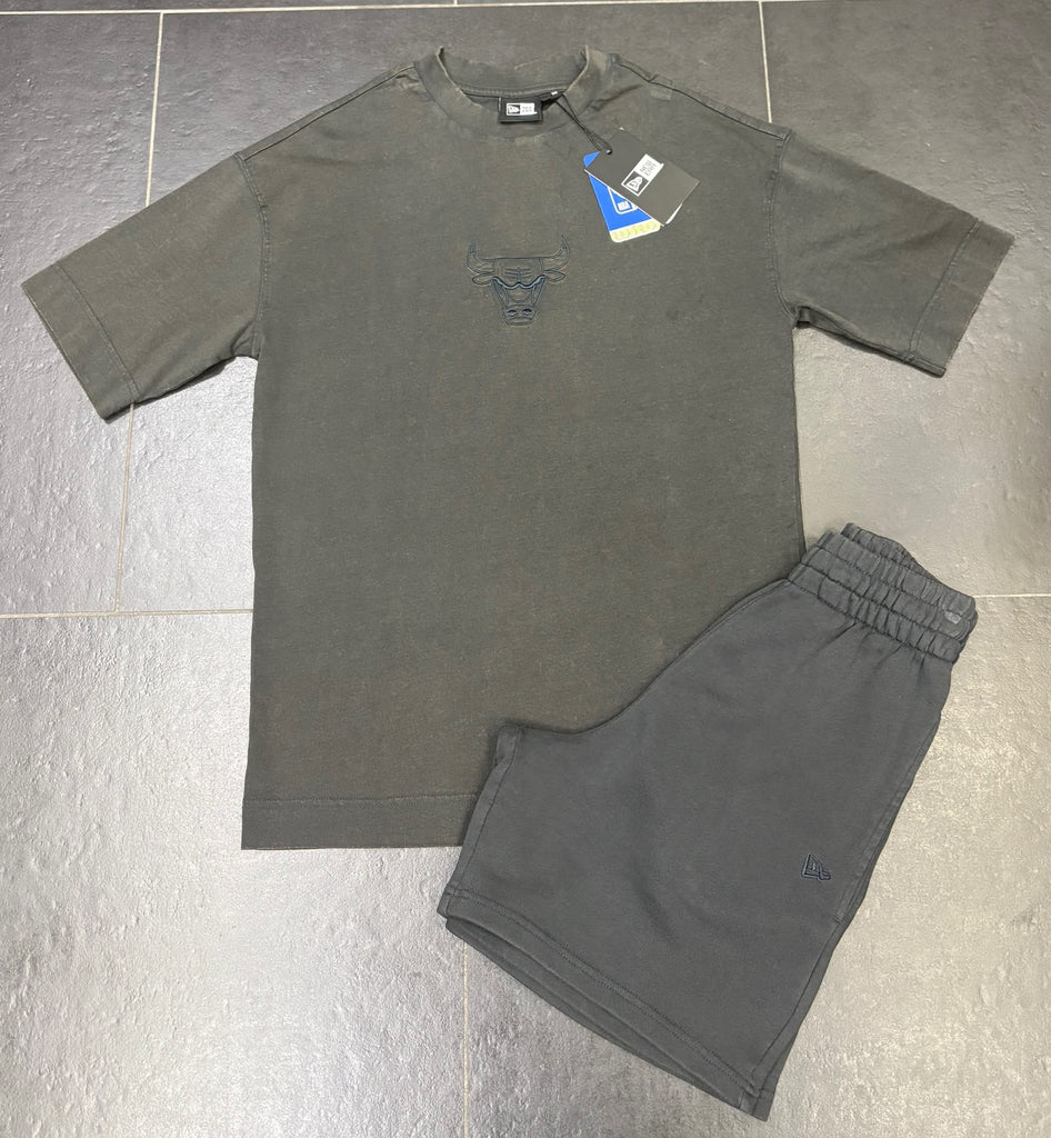 COMPLETO NEW ERA CON LOGO TORO CENTRALE SCAMBIATA
