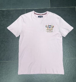 T-SHIRT TOMMY HILFIGER CONO LOGO BANDIERE E SCRITTA LATO CUORE CUCITO