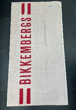 Carica l'immagine nel visualizzatore di Gallery, TELO MARE BIKKEMBERGS CON SCRITTA ROSSA