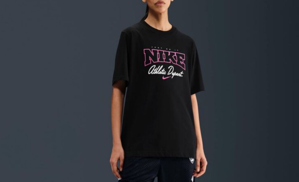 T-SHIRT NIKE CON SCRITTA ROSA