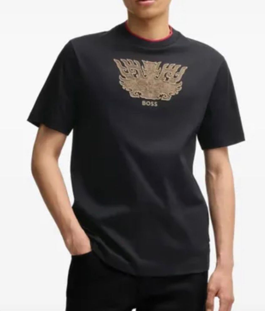 T-SHIRT BOSS CON STEMMA CENTRALE CUCITO
