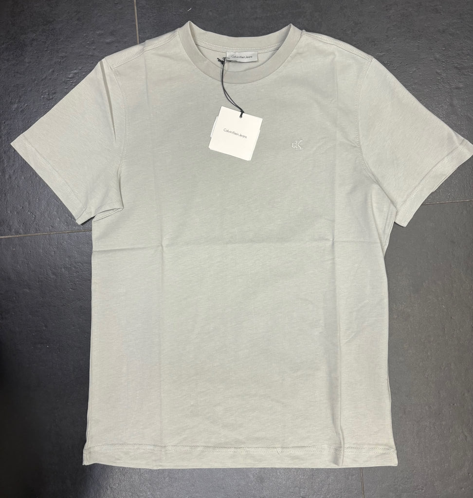 T-SHIRT CALVIN KLEIN CON LOGO PICCOLO CUCITO LATO CUORE