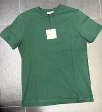 Carica l'immagine nel visualizzatore di Gallery, T-SHIRT CALVIN KLEIN CON LOGO PICCOLO CUCITO LATO CUORE