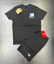 Carica l'immagine nel visualizzatore di Gallery, COMPLETO THE NORTH FACE CON BERMUDA
