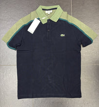 Carica l'immagine nel visualizzatore di Gallery, POLO LACOSTE CON COLLETTO VERDE