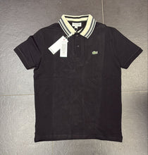 Carica l'immagine nel visualizzatore di Gallery, POLO LACOSTE CON COLLETTO IN MAGLIA BEIGE