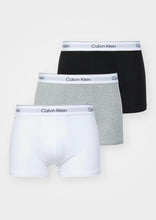 Carica l'immagine nel visualizzatore di Gallery, BOXER CALVIN KLEIN TRIPACK NERO-BIANCO-GRIGIO
