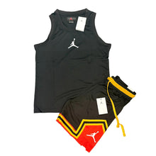 Carica l'immagine nel visualizzatore di Gallery, COMPLETO JORDAN BASIC CON LOGO CENTRALE
