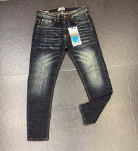 Carica l'immagine nel visualizzatore di Gallery, JEANS CIANOTIC NEW FIT BRANDO SABBIATO