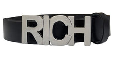 Carica l'immagine nel visualizzatore di Gallery, CINTURA RICHMOND CON SCRITTA ARGENTO SULLA CHIUSURA