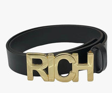 Carica l'immagine nel visualizzatore di Gallery, CINTURA RICHMOND CON SCRITTA ORO SULLA CHIUSURA